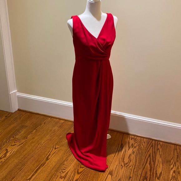 Gala gown. - Picture 1 of 5